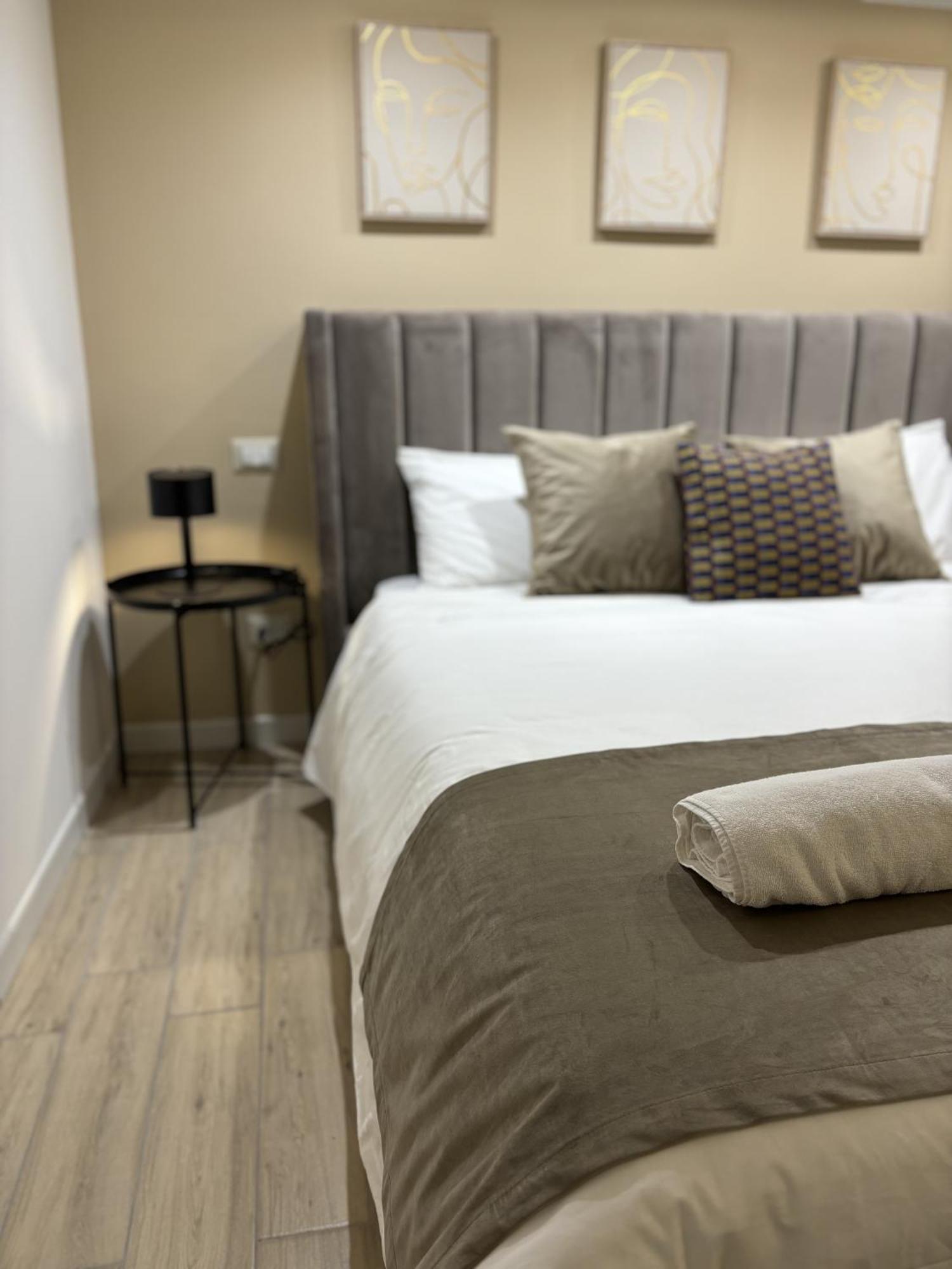 Celeste Rooms Bed And Breakfast Catânia Exterior foto